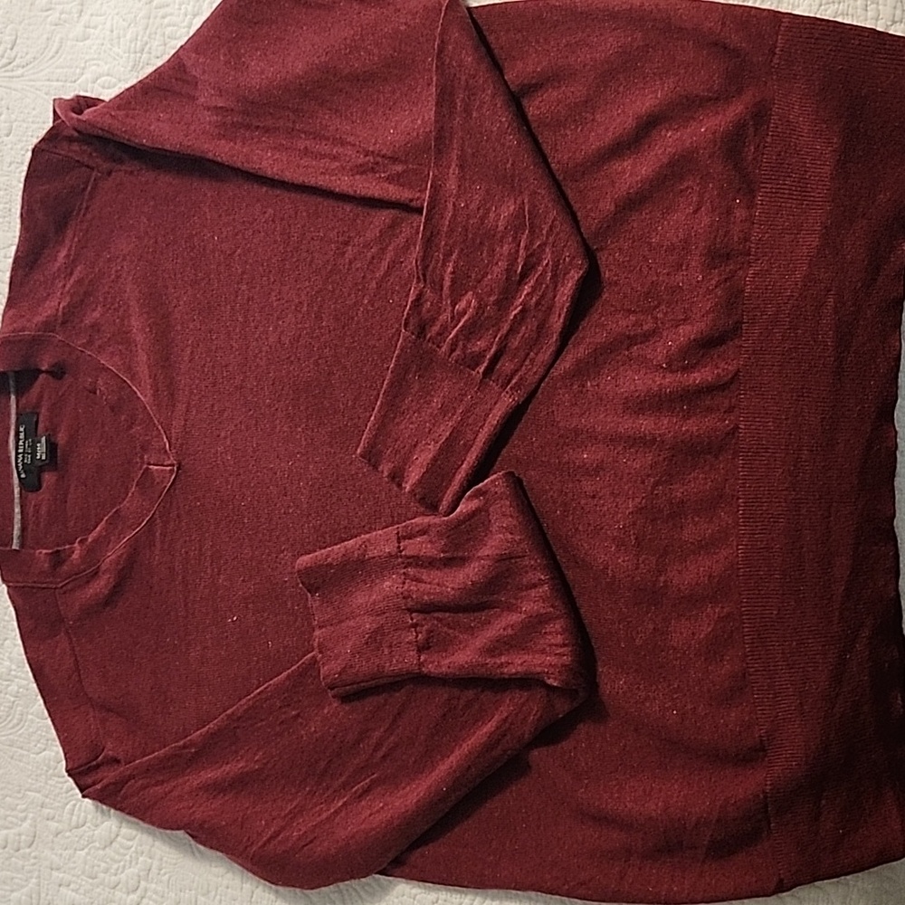Men's vneck sweater